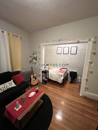 Northeastern/symphony Studio, 1 Bath Unit Boston - $2,500 No Fee