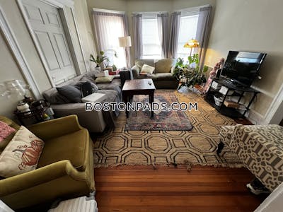 Somerville 3 Beds Somerville  Tufts - $3,000 No Fee