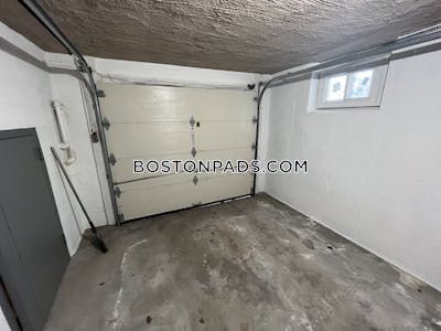 Brookline 3 Bed 1 Bath BROOKLINE  Brookline Hills - $3,900 No Fee