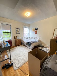Brookline 4 Beds 2 Baths  Boston University - $5,000 No Fee