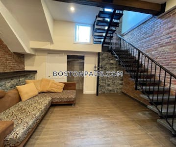 Brookline 1 Bed 1 Bath BOSTON  Boston University - $3,300 No Fee