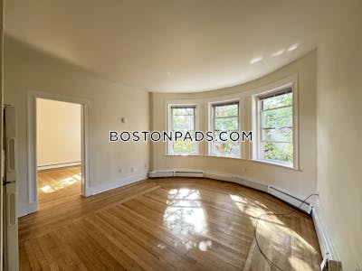 Brookline 1 Bed 1 Bath BROOKLINE- WASHINGTON SQUARE $2,450  Washington Square - $2,495 No Fee