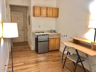 Brookline 0 Bed 1 Bath BROOKLINE- LONGWOOD AREA $2,095  Boston University - $1,995 No Fee