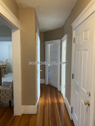Somerville 3 Bed 1 Bath SOMERVILLE  Tufts - $3,000 No Fee