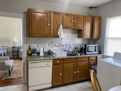 Somerville 3 Bed 1 Bath SOMERVILLE  Tufts - $3,000 No Fee