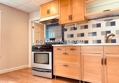 Dorchester/south Boston Border 2 Bed, 1 Bath Unit Boston - $2,500 No Fee
