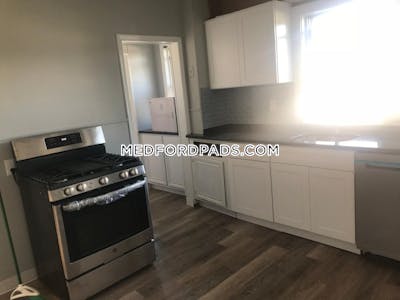 Medford Spacious 3 Bed 1 bath available 6/1 on Buzzell Ln in Medford!!   Tufts - $4,075 No Fee