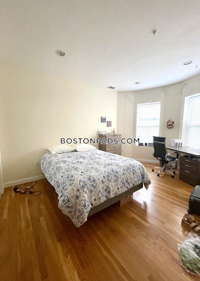 Brookline 3 Beds 2 Baths  Cleveland Circle - $4,300 No Fee