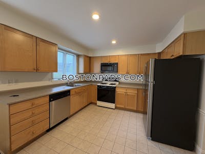 Newton 3 Beds 3 Baths  Newton Corner - $4,900 No Fee