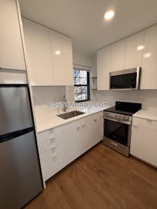 Cambridge Studio 1 baths in CAMBRIDGE  Harvard Square - $2,525 No Fee
